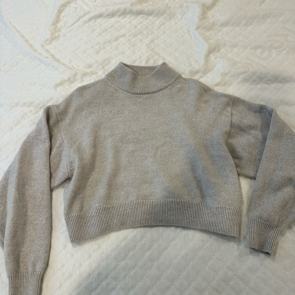 Wilfred free Sweater